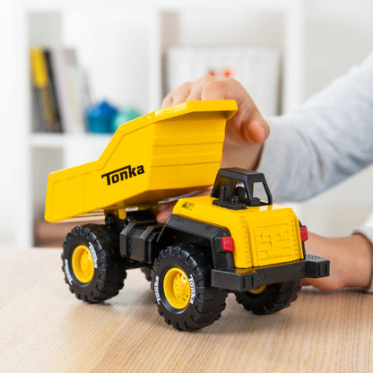 Tonka Classic Dump Truck - US 9755